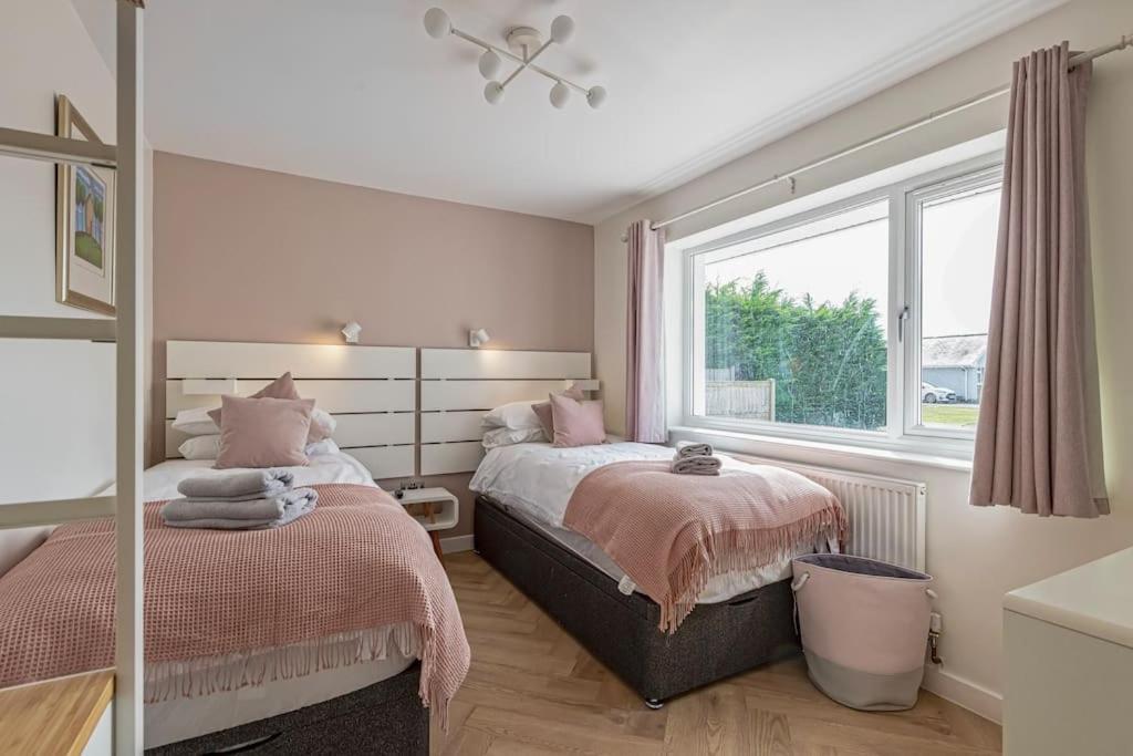 Family-Friendly Retreat Between Beach & Mountains Tremadog المظهر الخارجي الصورة