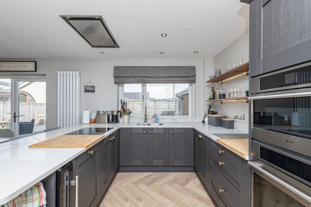 Family-Friendly Retreat Between Beach & Mountains Tremadog المظهر الخارجي الصورة